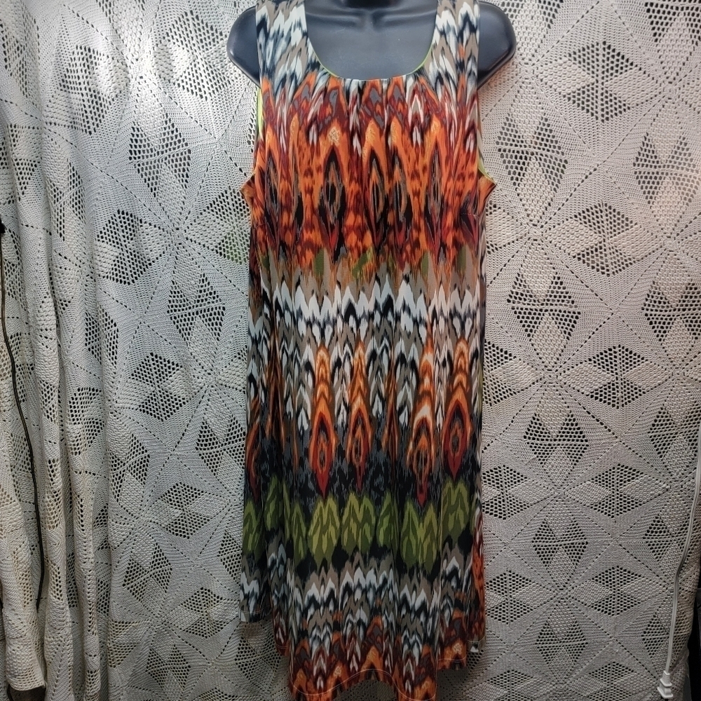 Lori Michaels sleeveless dress. Size 2X. Multi-color. Top half lined.